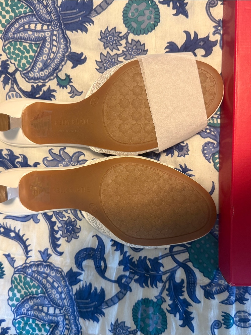 Kelly & Katie White Lace Slip-On Bow Mule Kitten Heel - Picture 3 of 3